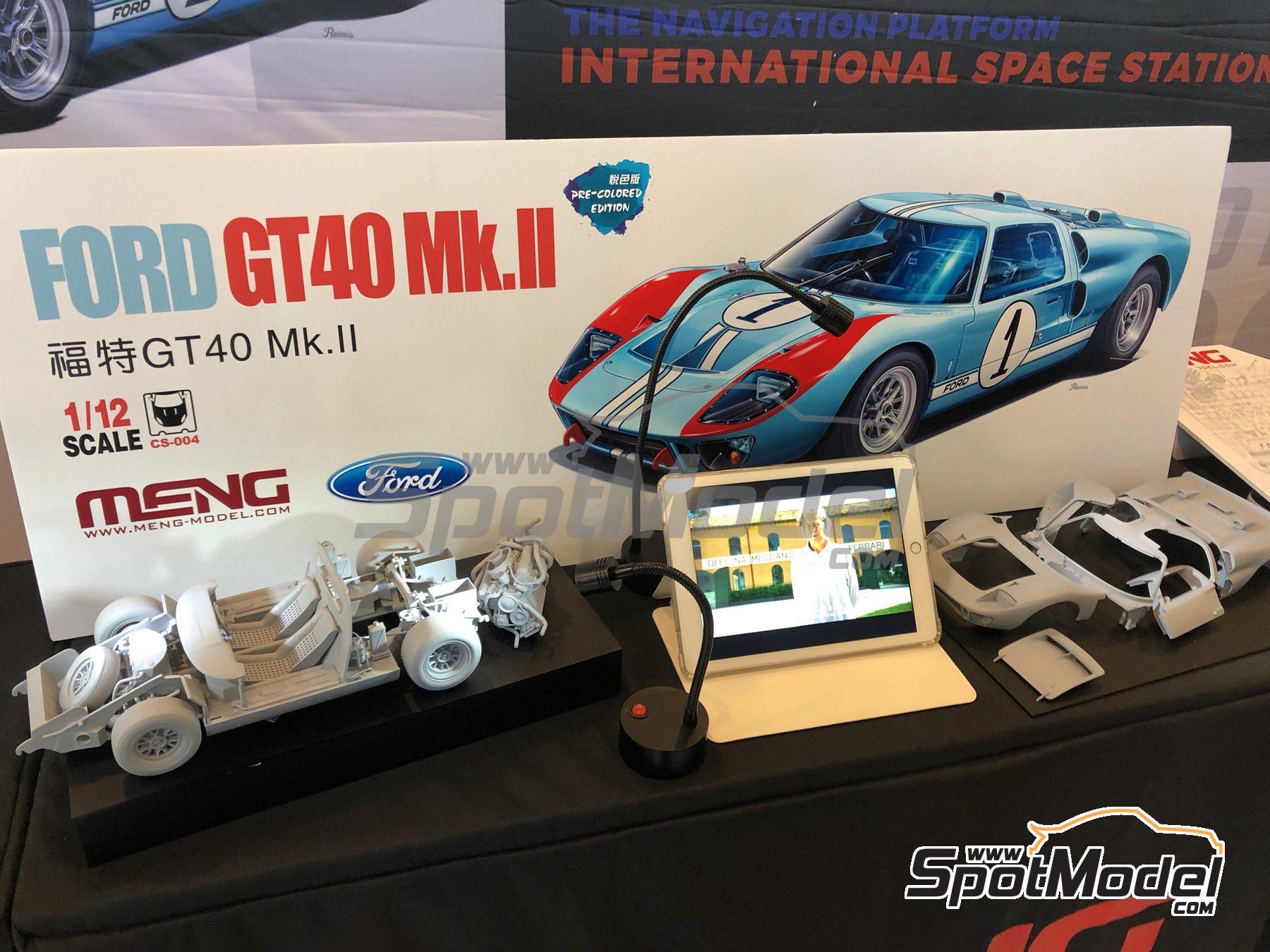 SpotModel | Meng Model RS-002: Car scale model kit 1/12 scale - Ford GT40  Mk II Shelby American Team #1, 2 - Denis Clive 'Denny' Hulme (NZ) + Ken 